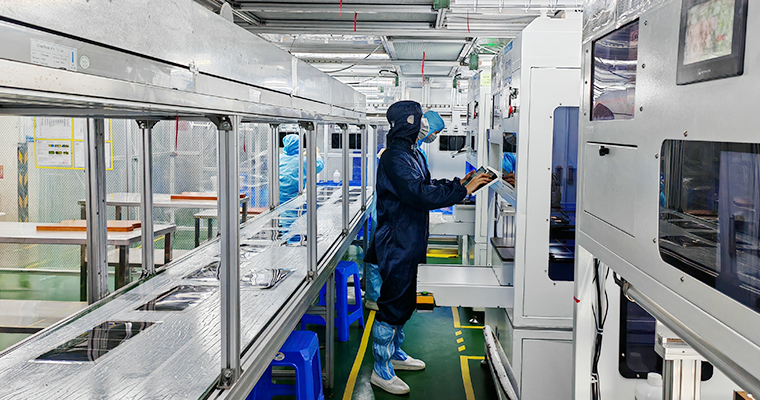 聚龙高科：以&ldquo;精工智造&rdquo;重新定义手机后盖美学新标准